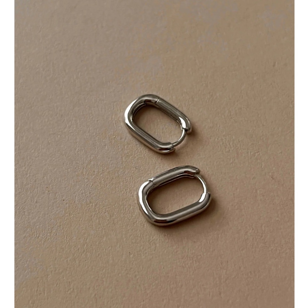 NWT CHAIN LINK HUGGIES- SILVER